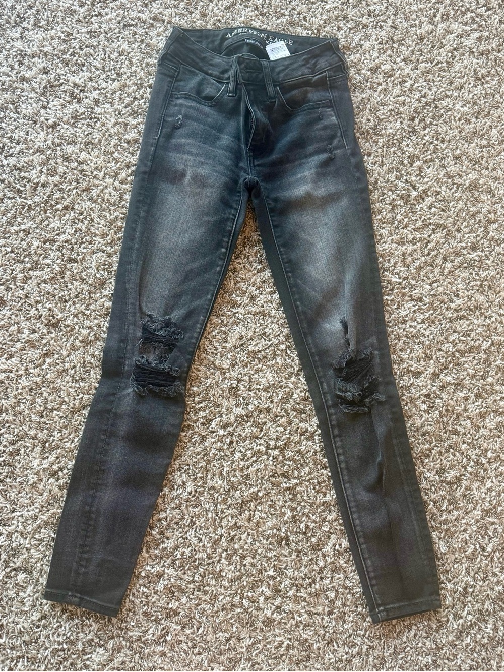American Eagle distressed skinny jeans short